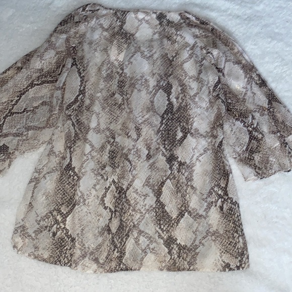 NWT Chicos women’s sz 1, foiled reptile deseree three-quarter sleeve top blouse - Picture 7 of 8